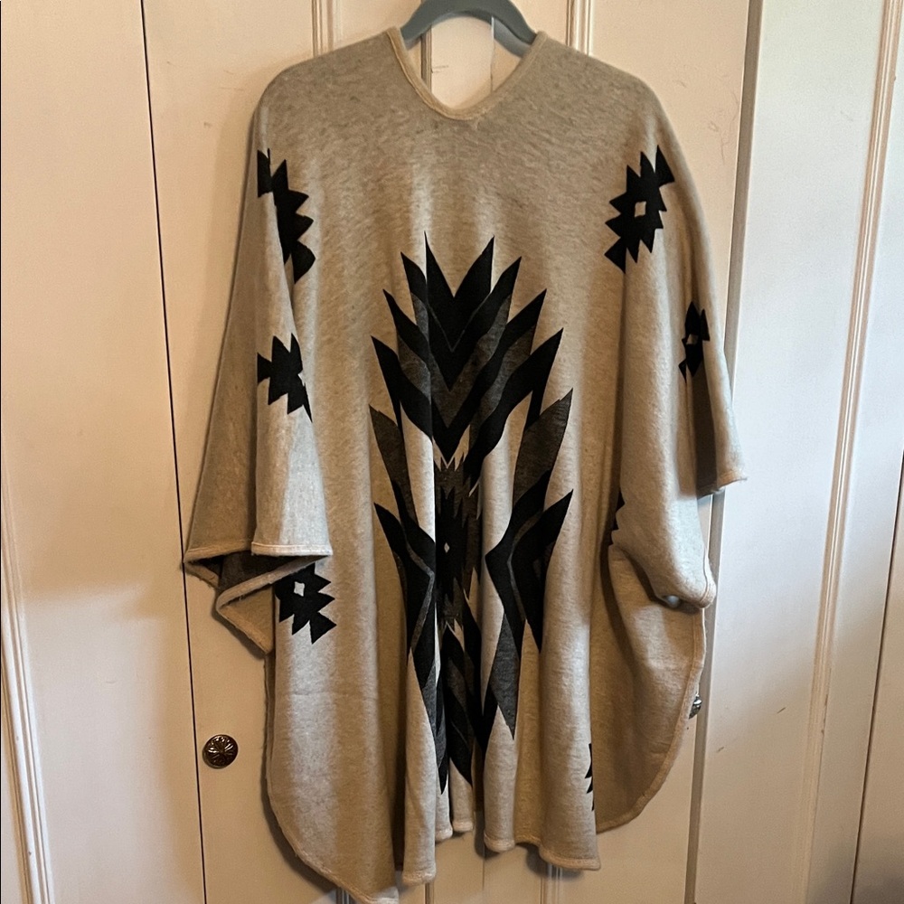 Do Everything in Love Gray and Black Cape